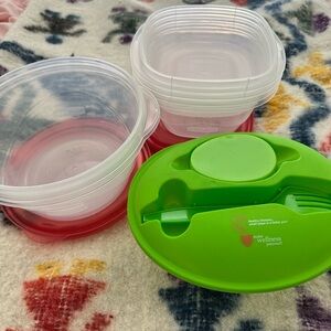 Rubbermaid Plastic Food Storage and BONUS salad container